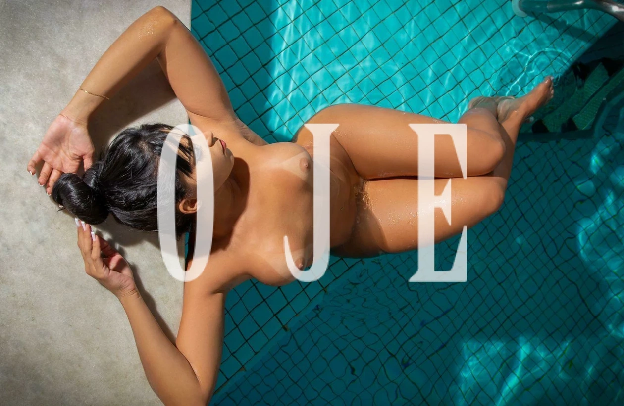 Letícia, , uma acompanhante brasileira de 24 anos