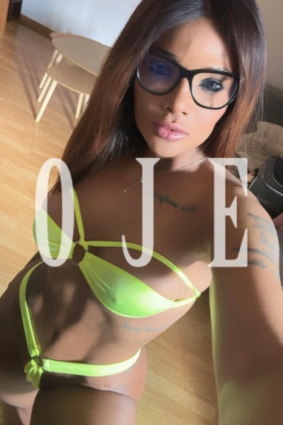 Gabriela, acompanhante em Braga 925463758