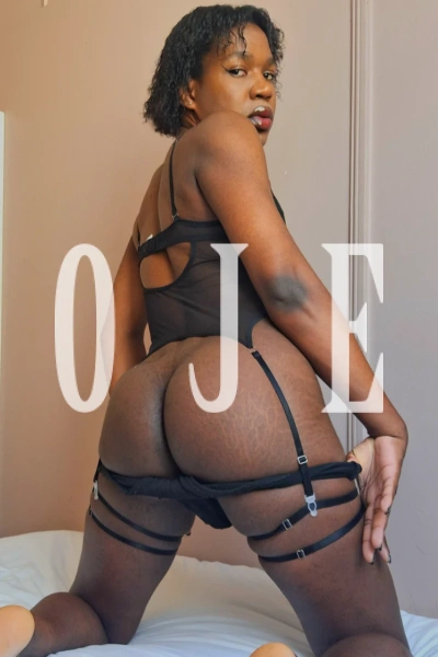 Alicia Menezes, travesti em Albufeira 927790700
