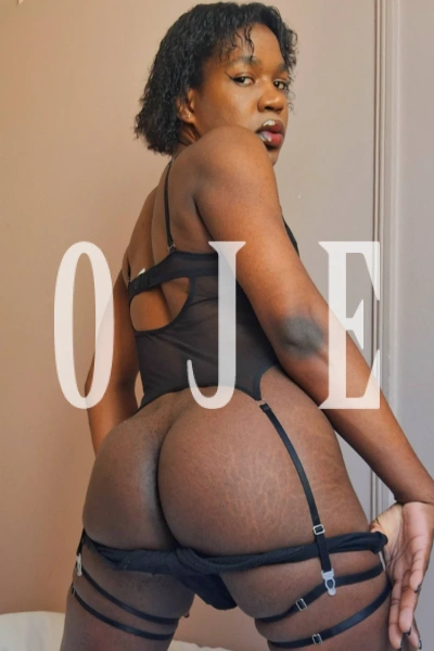 Alicia Menezes, travesti em Portimão 927790700