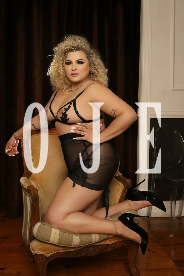 Beijos na boca, Atenção à casais, Oral com camisinha, Chuva dourada, Garganta profunda, Ejaculação corpo, Namoradinha, Duplas, Massagem erótica, Trios, Lingerie, Atenção à deficientes físicos, Atenção à mulheres, Sexcam: Escorts em Sintra