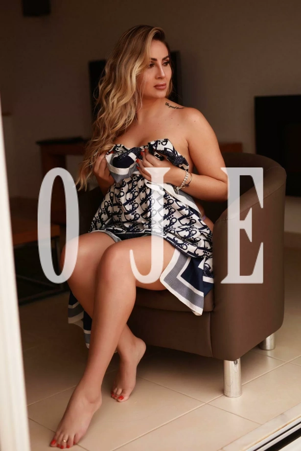 Namoradinha, Massagem erótica, Atenção à mulheres, Stripers: Escorts em Albufeira