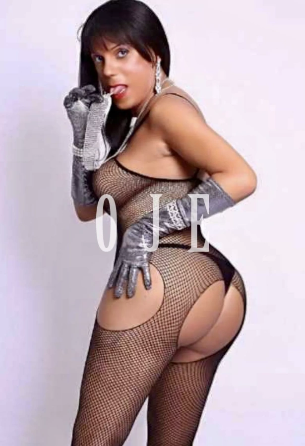 Beijos na boca, Fetichismo, Atenção à casais, Oral com camisinha, Oral sem camisinha, Chuva dourada, Sexo anal, Garganta profunda, Ejaculação corpo, Namoradinha, Sado dominadora, Fantasias e figurinos, Trios, Ejaculação facial, Sado suave, BDSM, Lingerie, Ativa, Inversao de papéis, Brinquedos secuais, Festas, Fisting: travesti em Albufeira