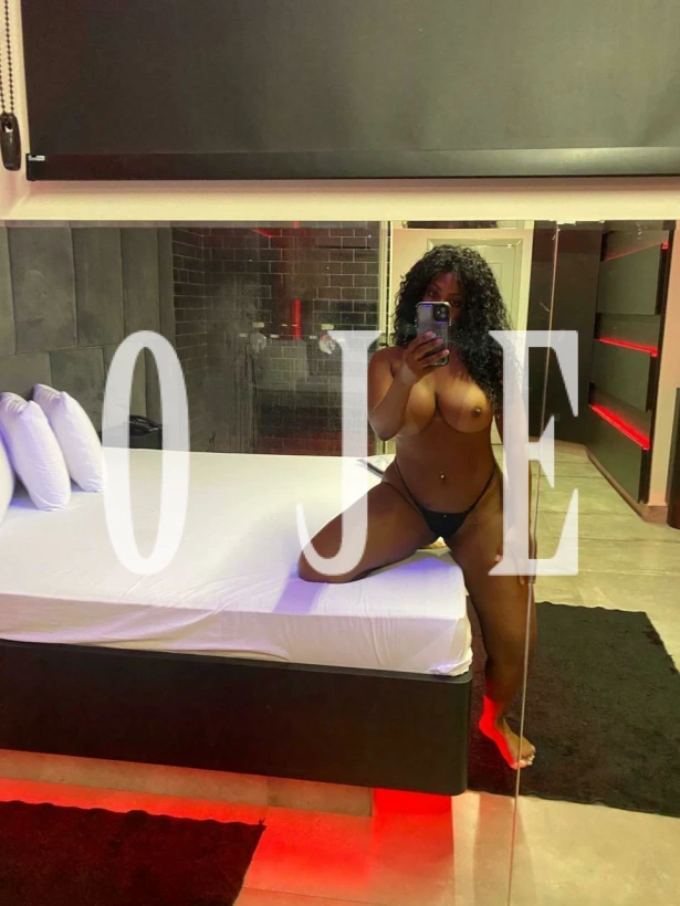 Namoradinha, Massagem erótica, Sexcam: Escorts em Funchal