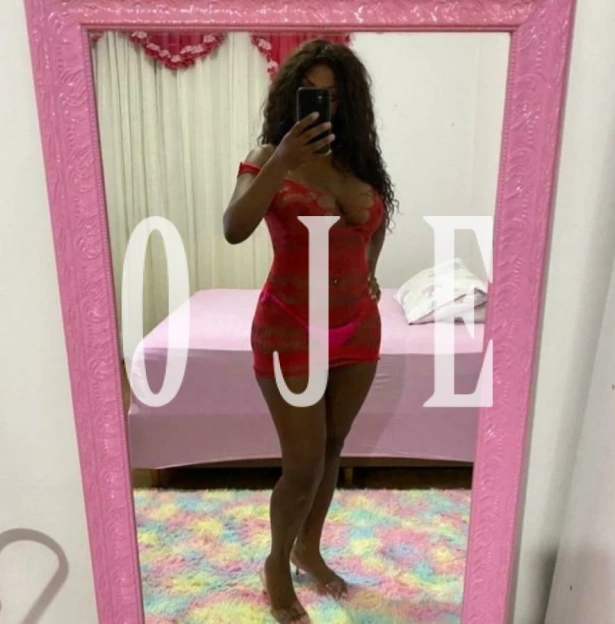 Acompanhantes, Beijos na boca, Fetichismo, Oral com camisinha