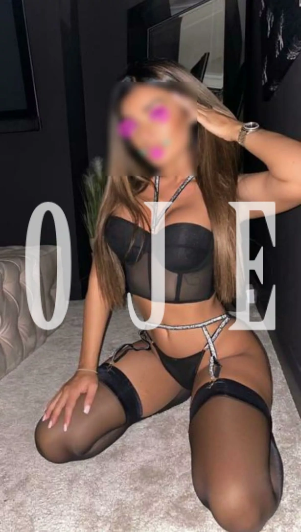Sarah, ma acompanhante brasileira de 32 anos qu
