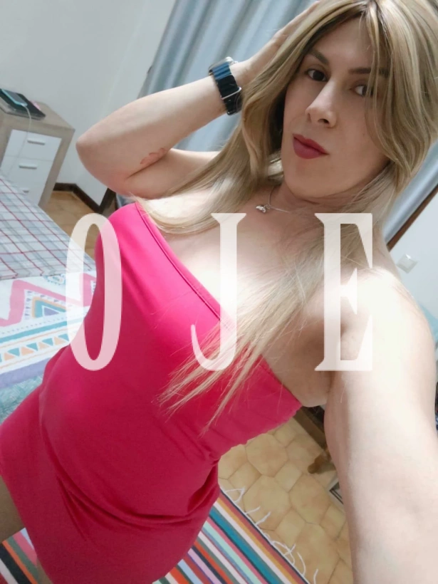 Kemylly, travesti em Braga