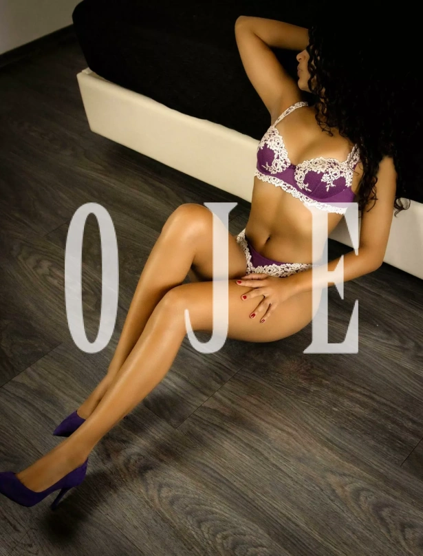 Namoradinha, Massagem erótica: Escorts em Cascais