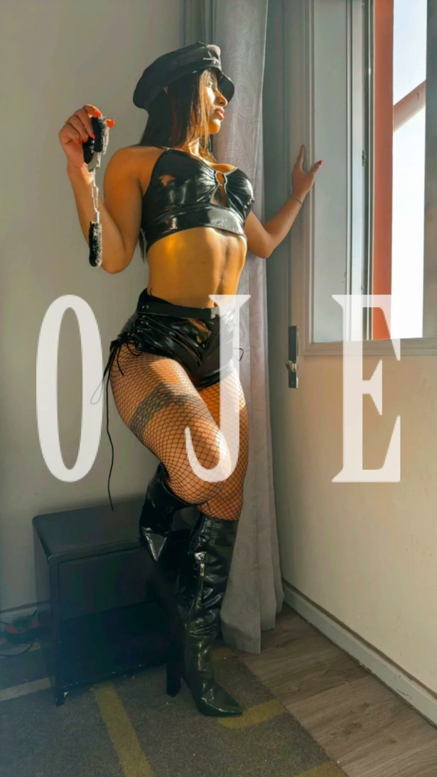 Dalila, acompanhante em Porto