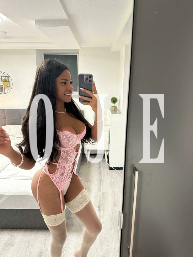 Atenção à deficientes físicos, Massagem erótica, Namoradinha, Despedida de solteiro, Sexcam, Stripers: travesti em Albufeira