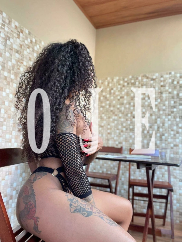 Bella morena, lla Morena, sou uma acompanhante brasile