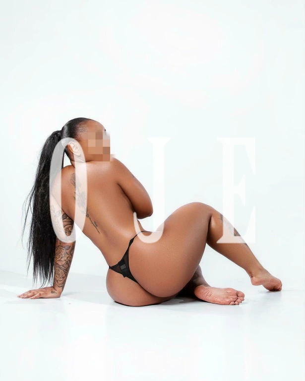 Fetichismo, Atenção à casais, Namoradinha, Massagem erótica, BDSM, Atenção à deficientes físicos, Atenção à mulheres, Despedida de solteiro, Sexcam, Stripers: Escorts em Faro