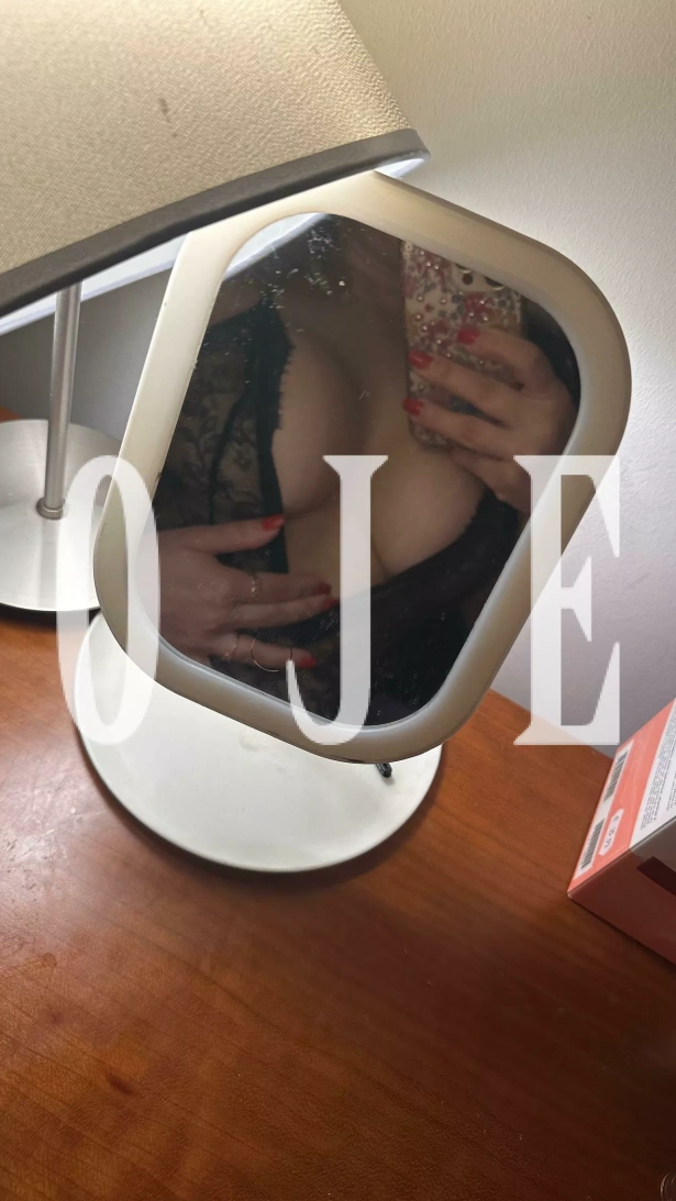Pryscila ,  , uma acompanhante brasileira de 26 ano