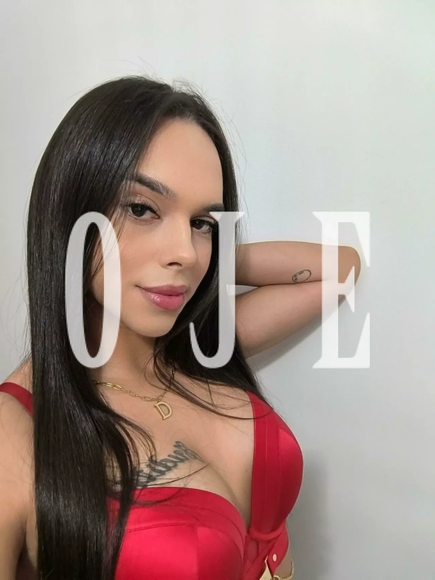 Laura, travesti em Porto