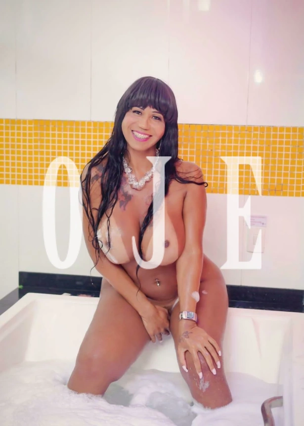 Fetichismo, Atenção à casais, Namoradinha, Massagem erótica, BDSM, Atenção à deficientes físicos, Atenção à mulheres, Despedida de solteiro, Sexcam, Stripers: travesti em Funchal