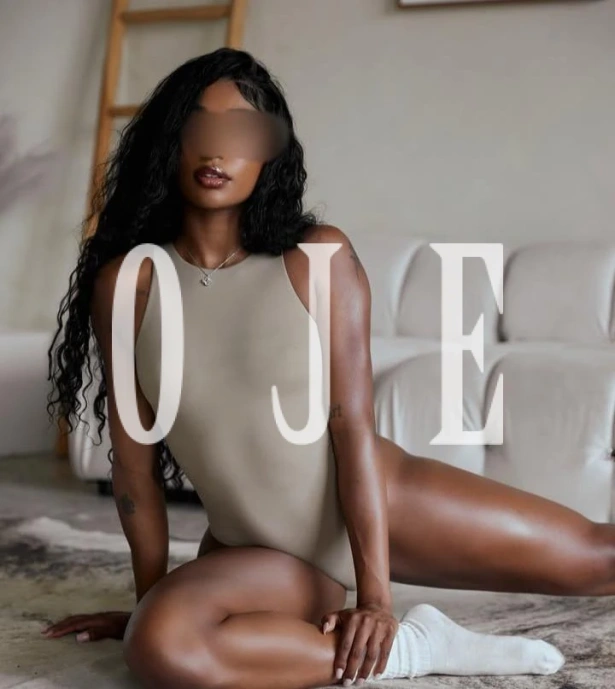 Namoradinha, Massagem erótica, Stripers: Escorts em Almada