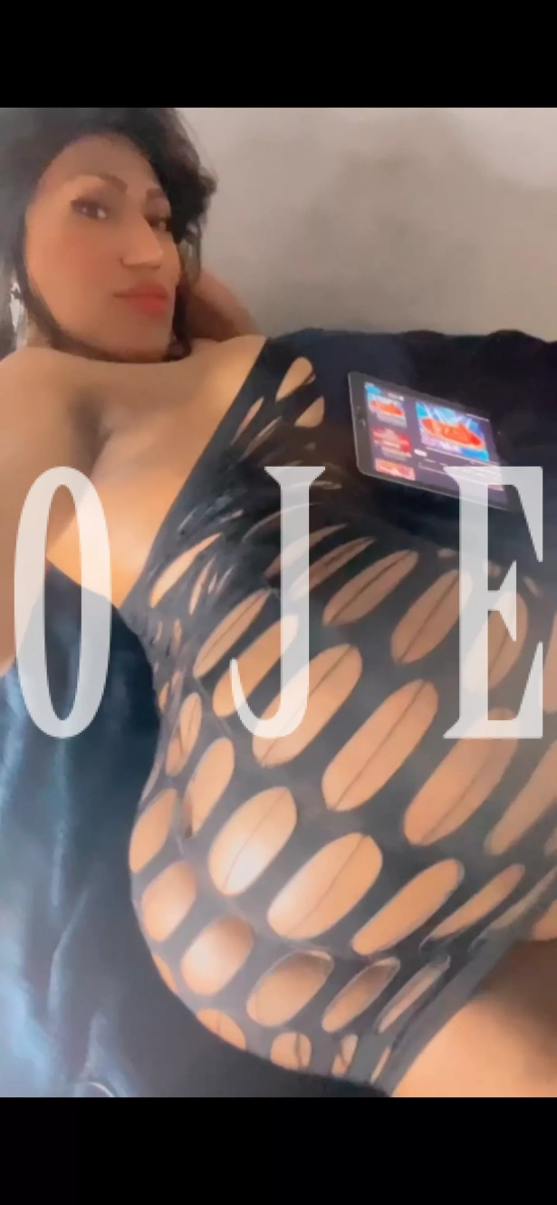 Namoradinha, Massagem erótica, Sexcam: travesti em Albufeira