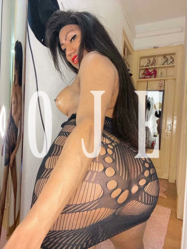 Namoradinha, Massagem erótica, Sexcam: travesti em Albufeira