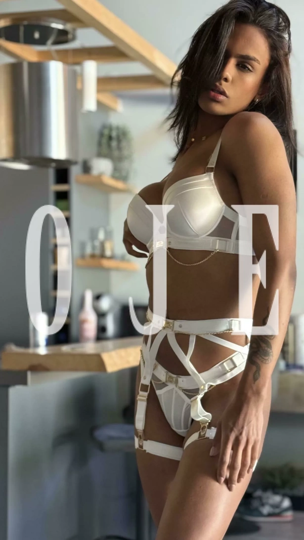 Fetichismo, Atenção à casais, Namoradinha, Massagem erótica, BDSM, Despedida de solteiro, Sexcam, Stripers: travesti em Lisboa