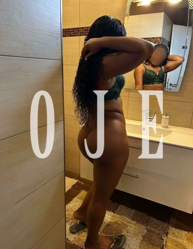 Samy sexy, a acompanhante sul americana de 24 anos 