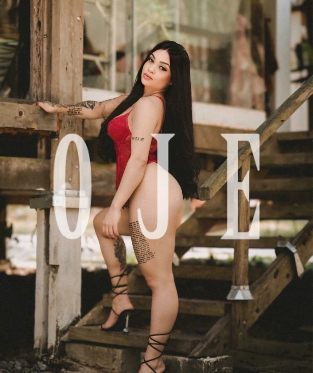 Júlia, Olá, meu nome é J