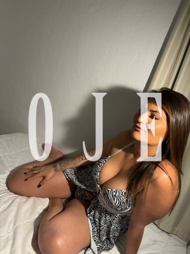 Jaqueline, e, uma acompanhante brasileira de 28 ano