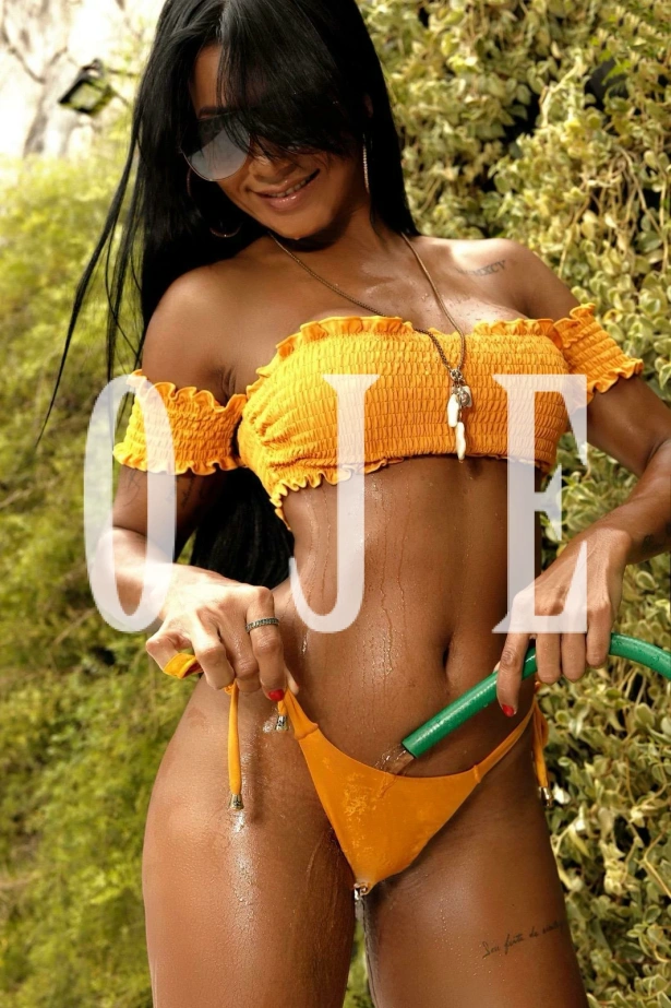 Nahuria valmont, huria Valmont e tenho 25 anos. Sou natur