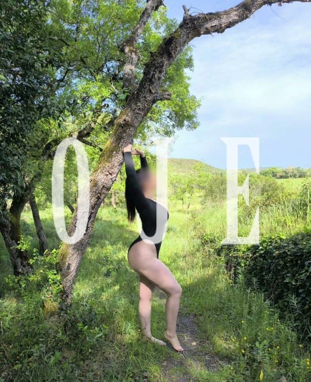 Flor ,  uma acompanhante portuguesa de 26 anos 