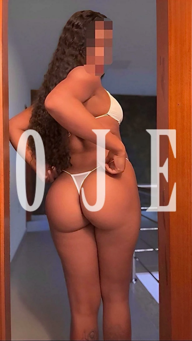 Aurora martini, artini, uma acompanhante brasileira de 2