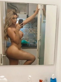 Hellen, travesti em Faro 925593331