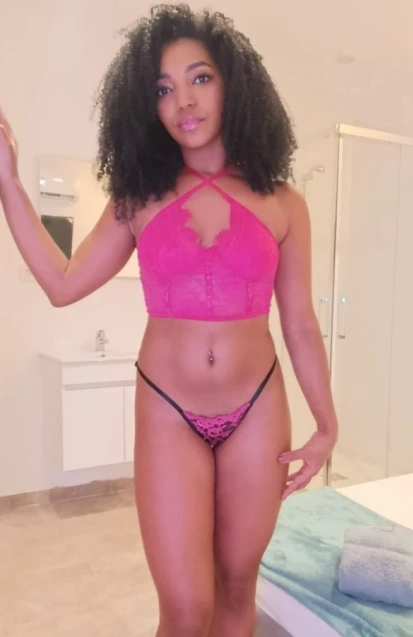 Pâmela, acompanhante em Portimão 911511945